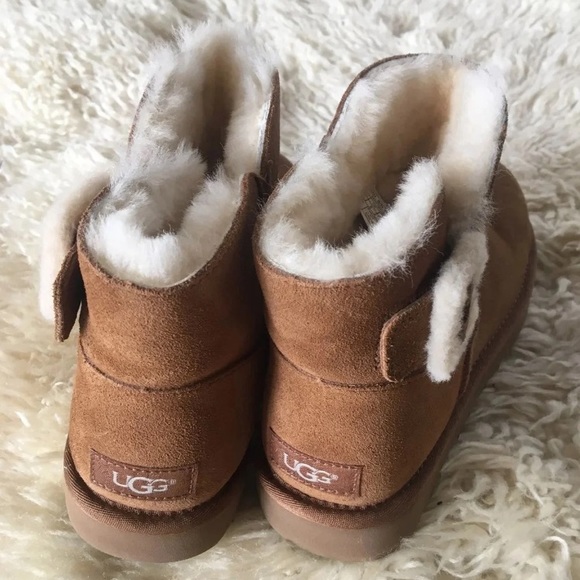 UGG Mini Bailey Fluff Buckle Boots - Picture 4 of 9
